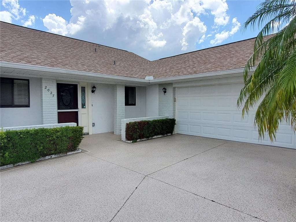 2027 N PEBBLE BEACH BOULEVARD SUN CITY CENTER, FL 33573