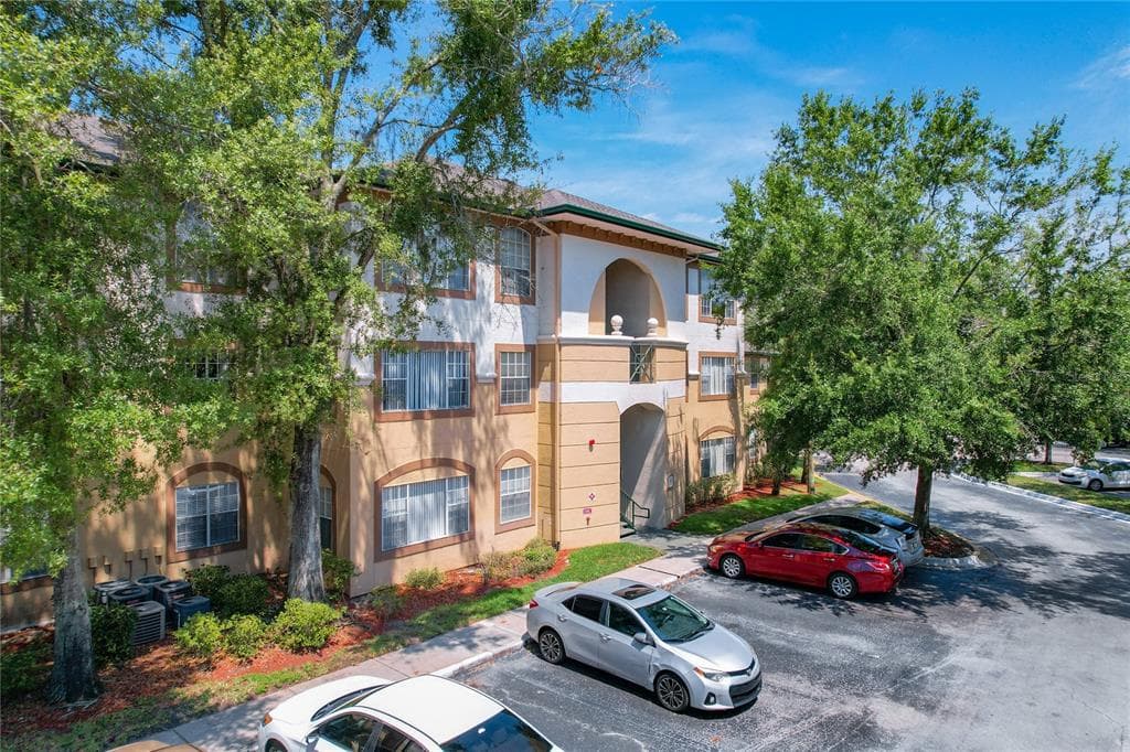 17108 CARRINGTON PARK DRIVE UNIT 713 TAMPA, FL 33647