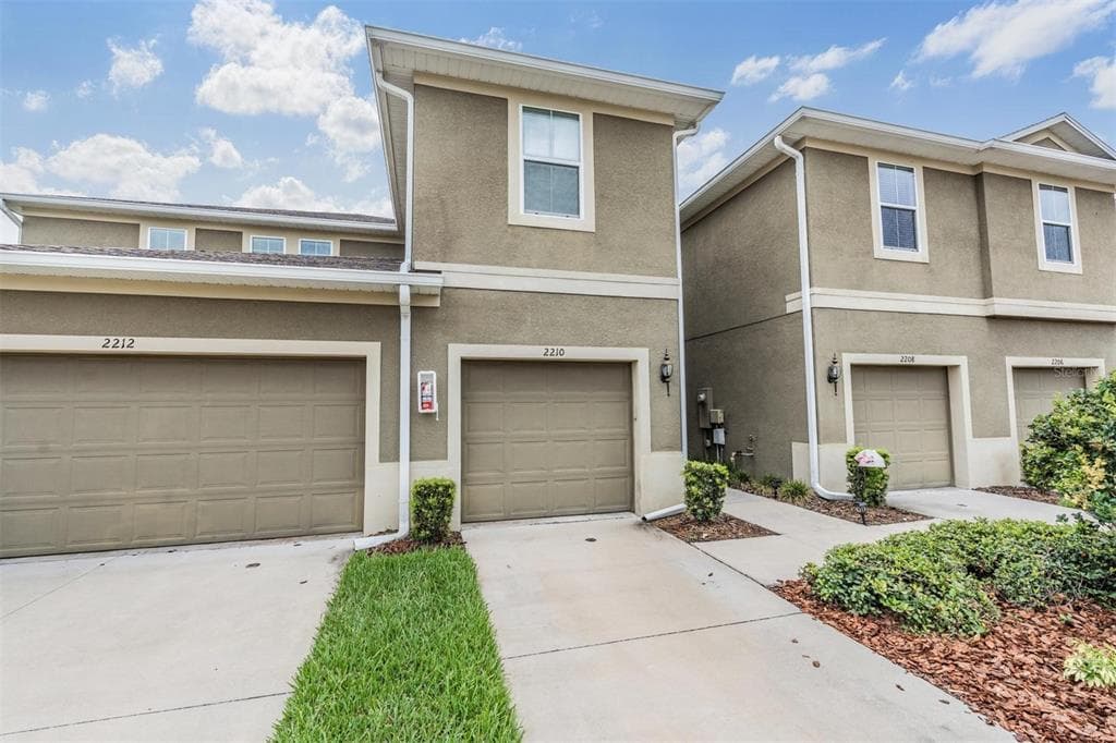2210 LENNOX DALE LANE BRANDON, FL 33510