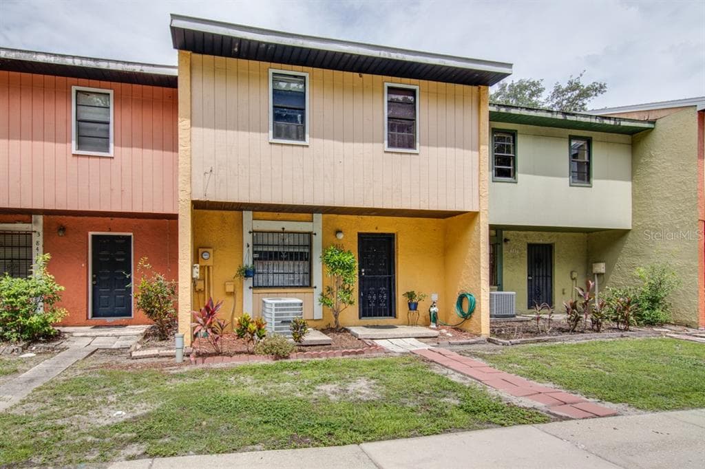 8416 N JONES AVENUE UNIT 4 TAMPA, FL 33604