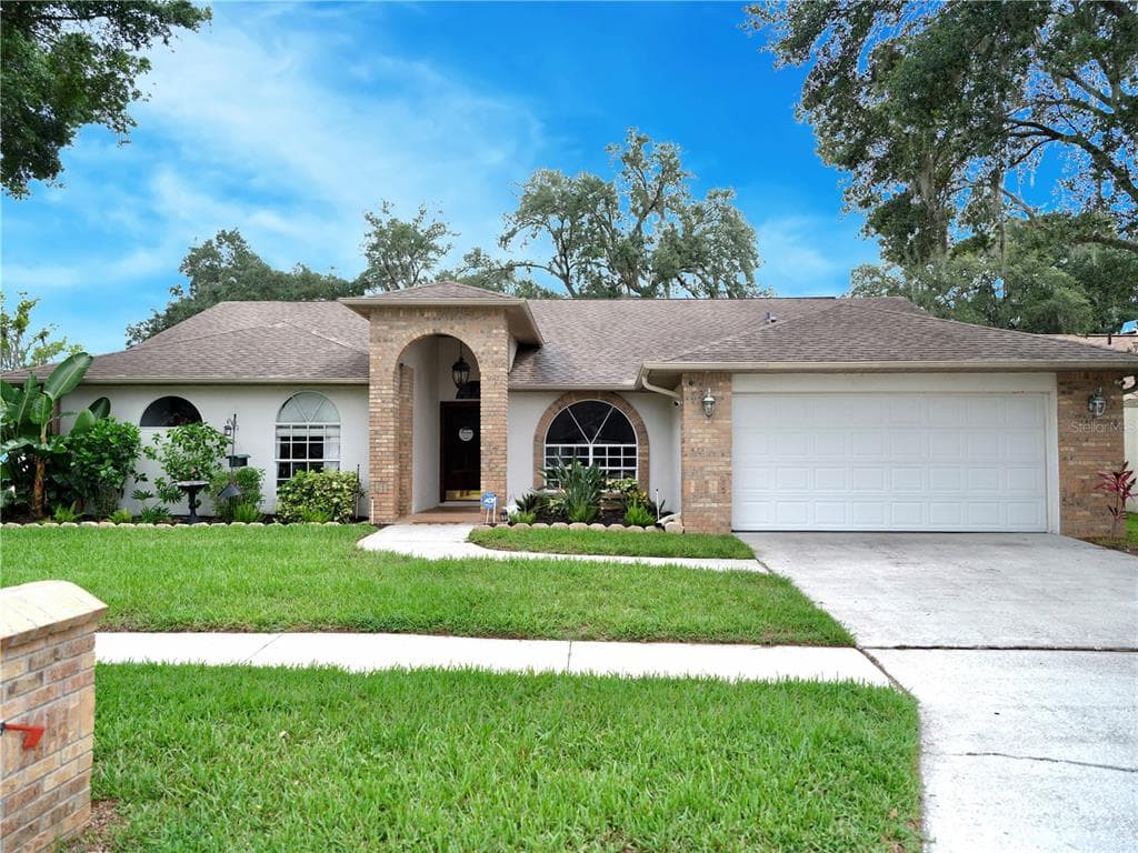 918 DAPHNE DRIVE BRANDON, FL 33510