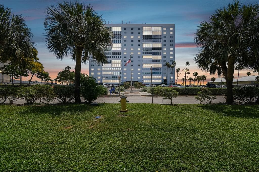 7200 SUNSHINE SKYWAY LANE S UNIT 11C ST PETERSBURG, FL 33711