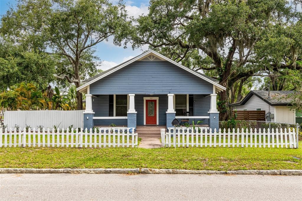 313 W IDLEWILD AVENUE TAMPA, FL 33604