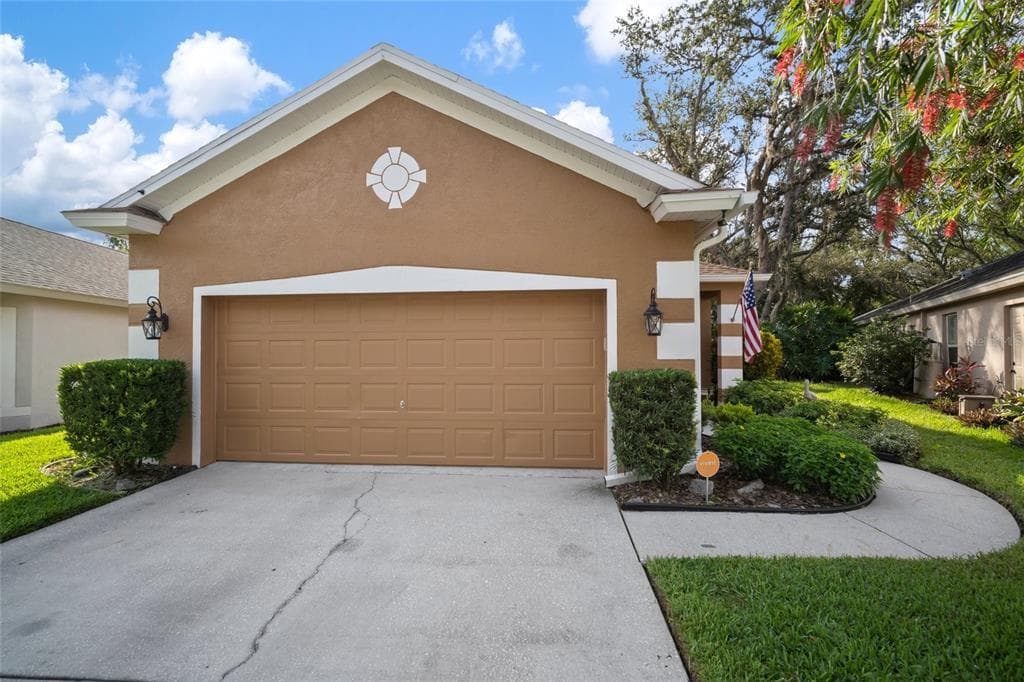 5821 MEADOWPARK PLACE LITHIA, FL 33547