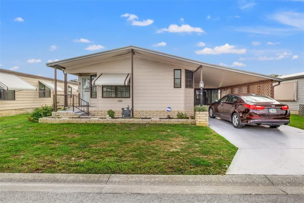3833 WILLIAM HUME DRIVE ZEPHYRHILLS, FL 33541