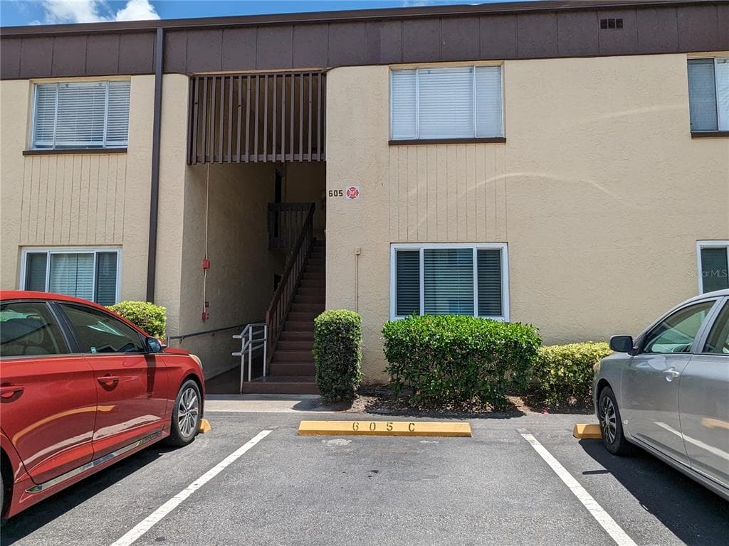 605 N KEENE ROAD UNIT 605 C CLEARWATER, FL 33755