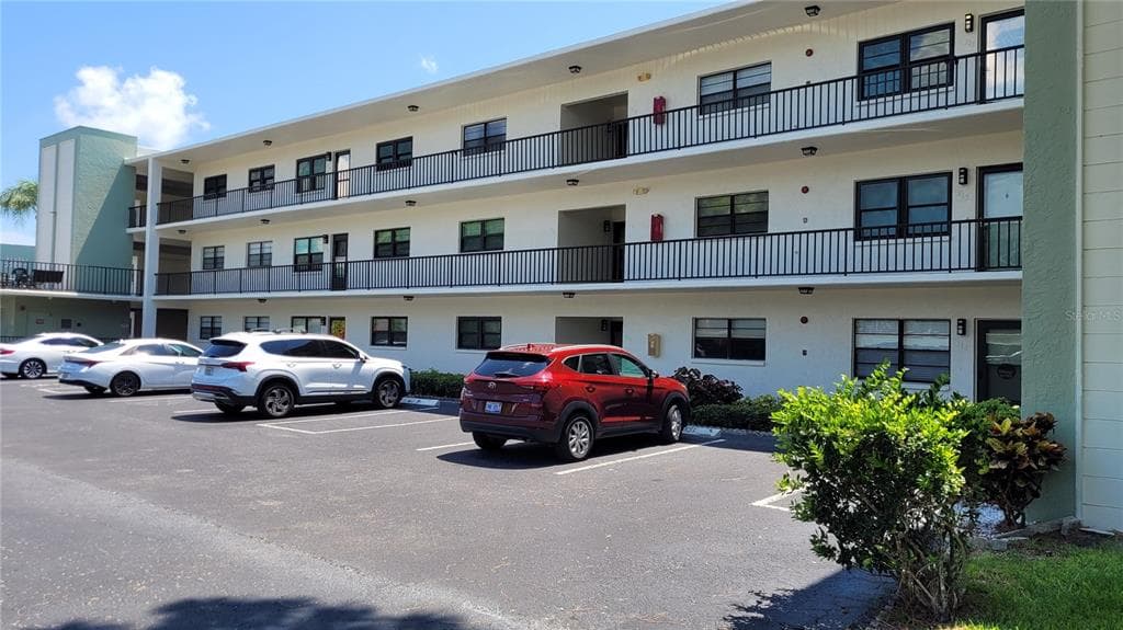 5980 TERRACE PARK DRIVE N UNIT 112 ST PETERSBURG, FL 33709