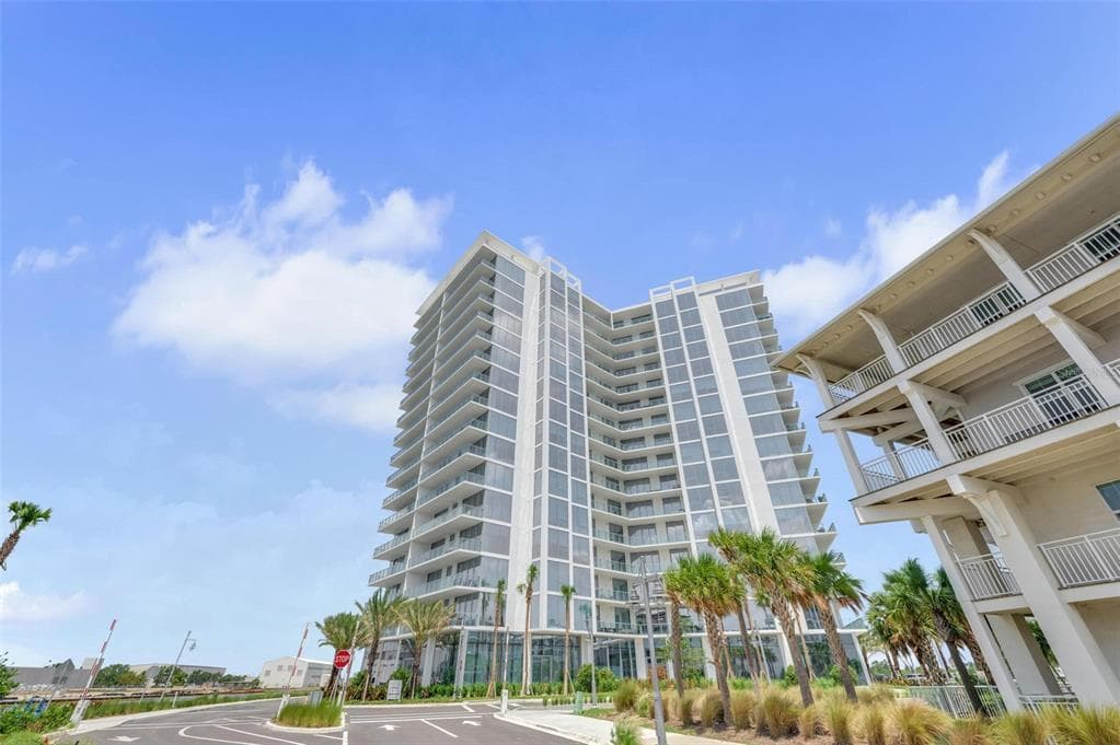 5120 MARINA WAY UNIT 15006 TAMPA, FL 33611