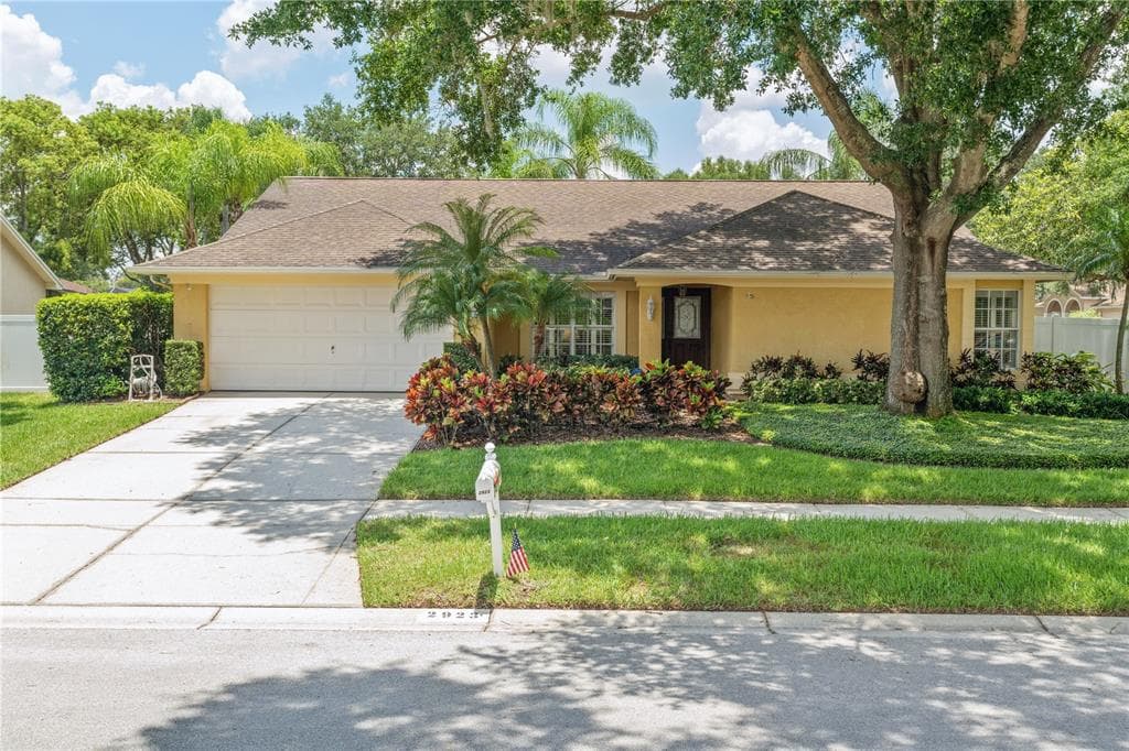 2923 CLOVERFIELD LANE VALRICO, FL 33596