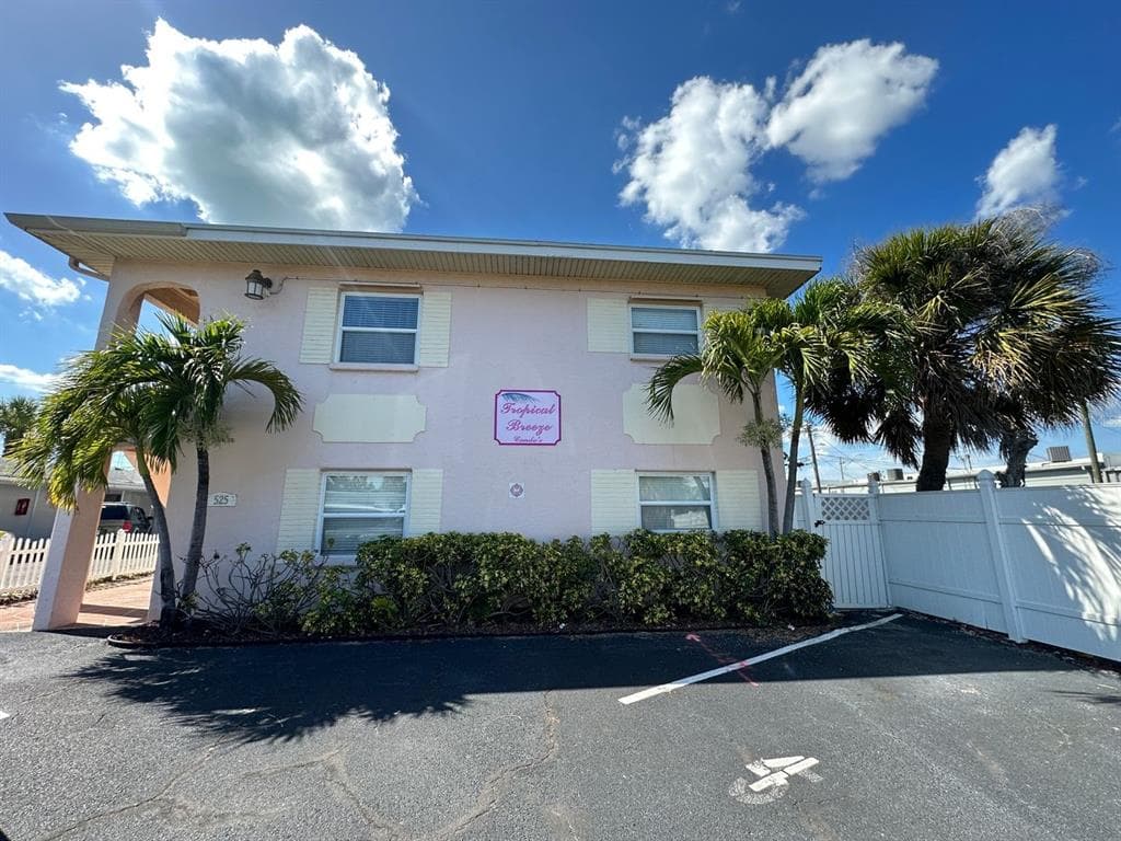 525 73RD AVENUE UNIT 1 ST PETE BEACH, FL 33706
