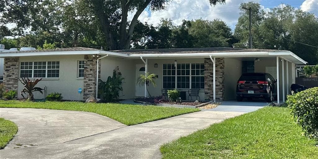 8006 N OLA AVENUE TAMPA, FL 33604