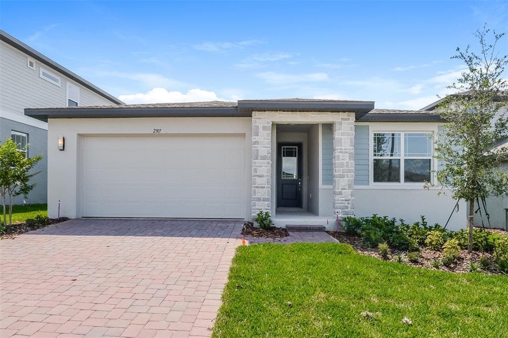 2307 RAVEN RIDGE ROAD MINNEOLA, FL 34715