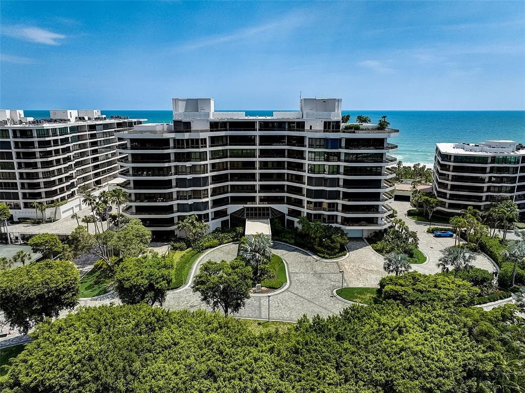 545 SANCTUARY DRIVE UNIT B206 LONGBOAT KEY, FL 34228