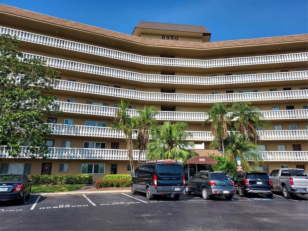 8950 PARK BOULEVARD UNIT 408 SEMINOLE, FL 33777