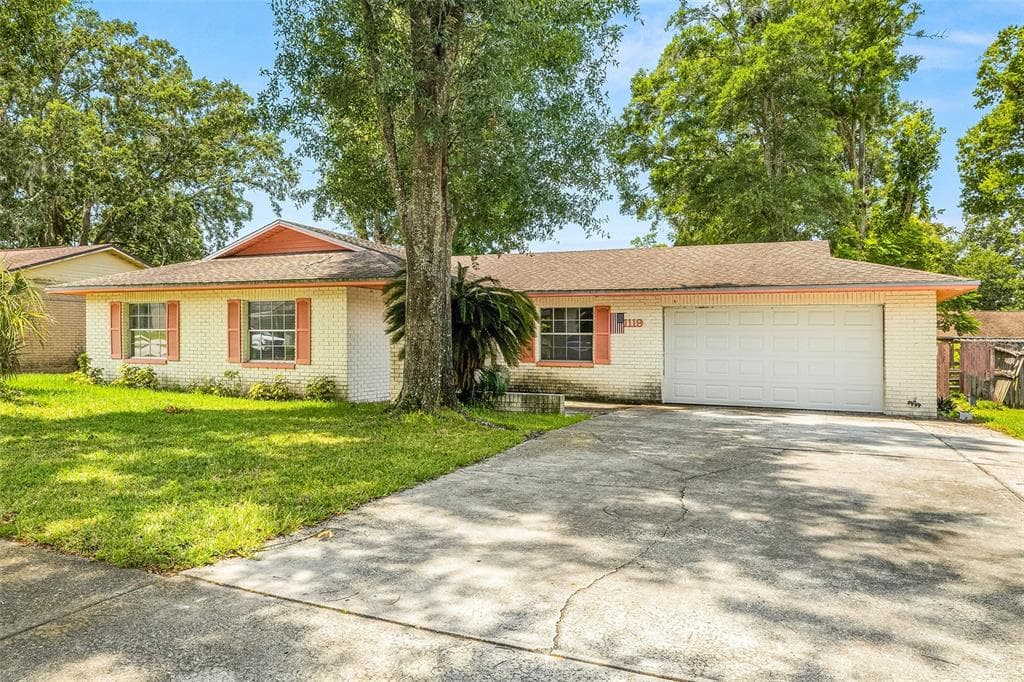 1119 OAKHILL STREET SEFFNER, FL 33584