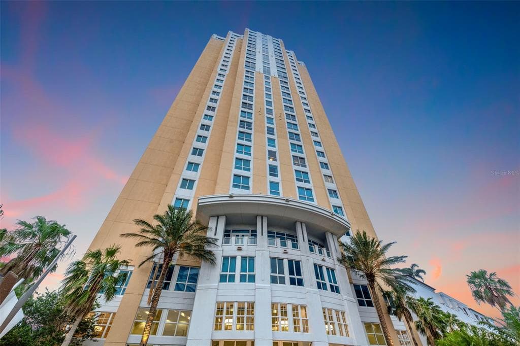 400 BEACH DRIVE NE UNIT 802 ST PETERSBURG, FL 33701