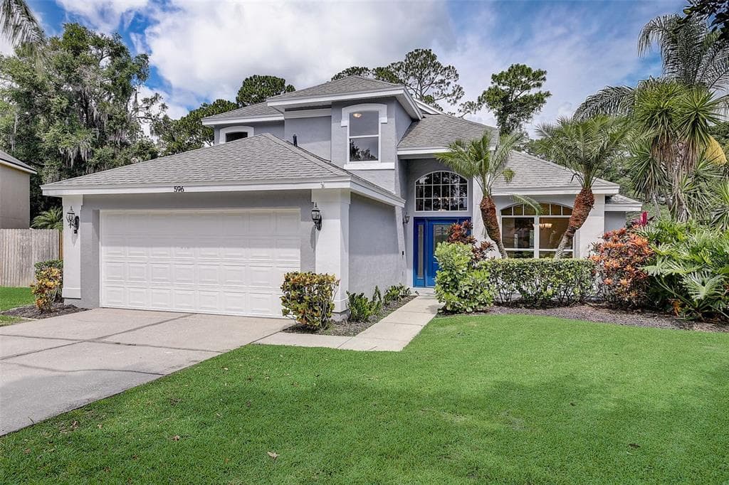 596 LAKE CLAIRE COURT OVIEDO, FL 32765