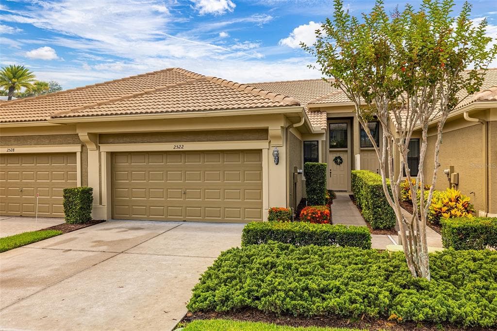 2522 SILVERBACK COURT PALM HARBOR, FL 34684