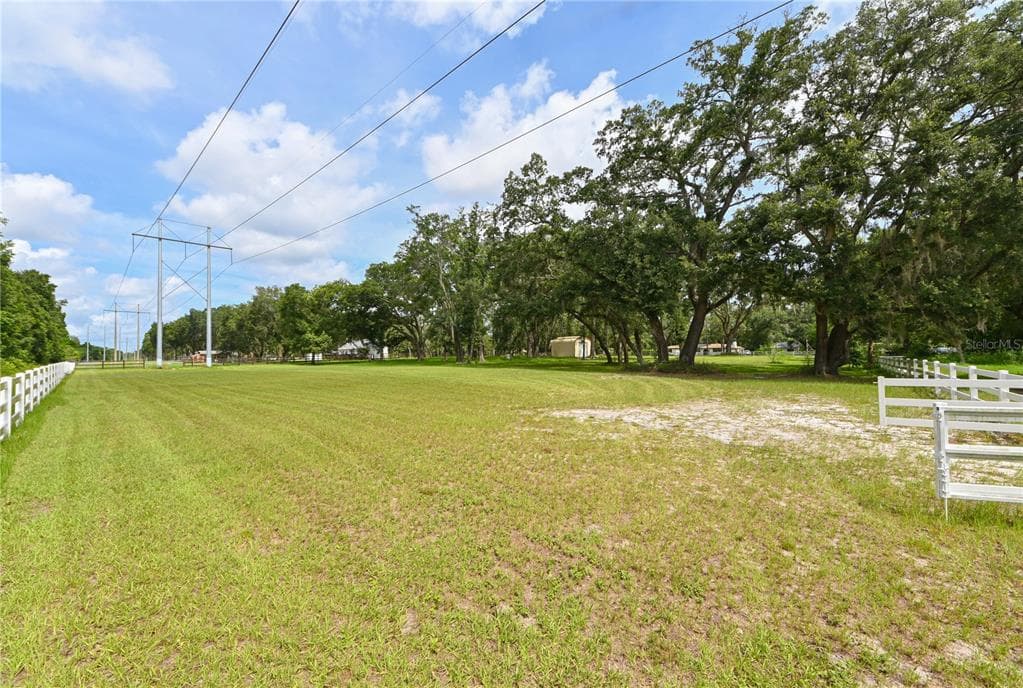 1407 WHITAKER ROAD LUTZ, FL 33549