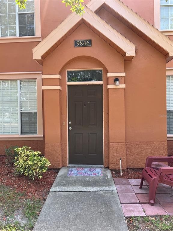 9846 LAKE CHASE ISLAND WAY TAMPA, FL 33626