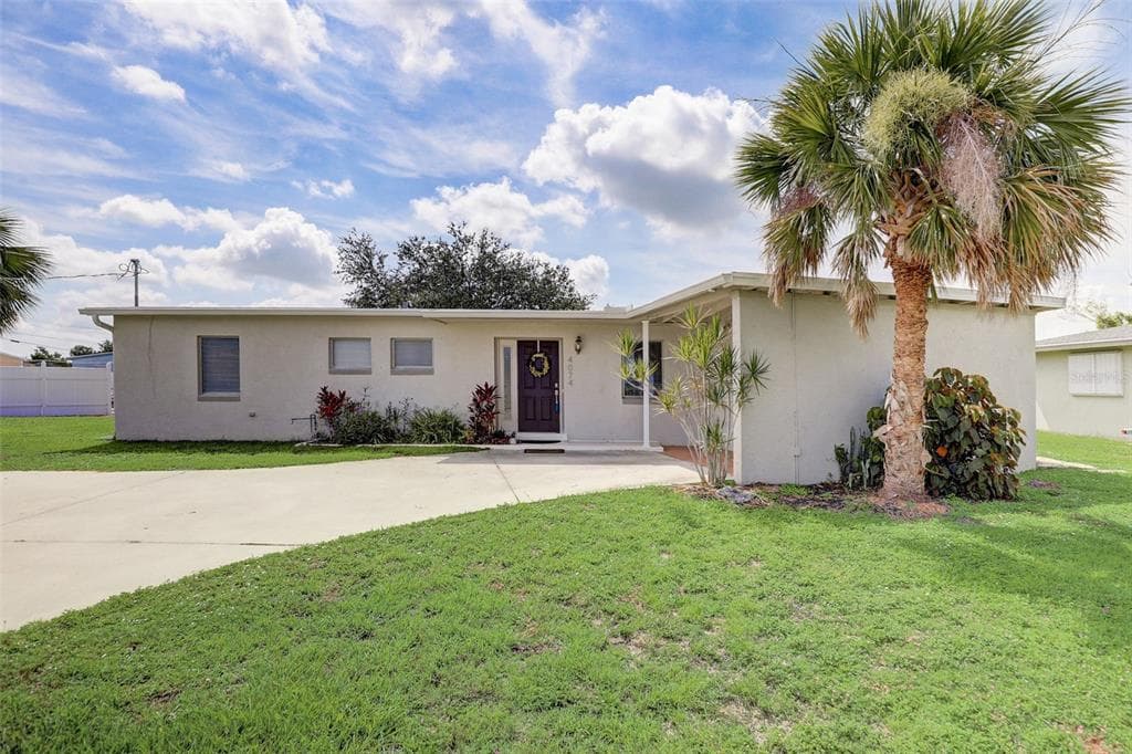 4074 HARBOR BOULEVARD PORT CHARLOTTE, FL 33952