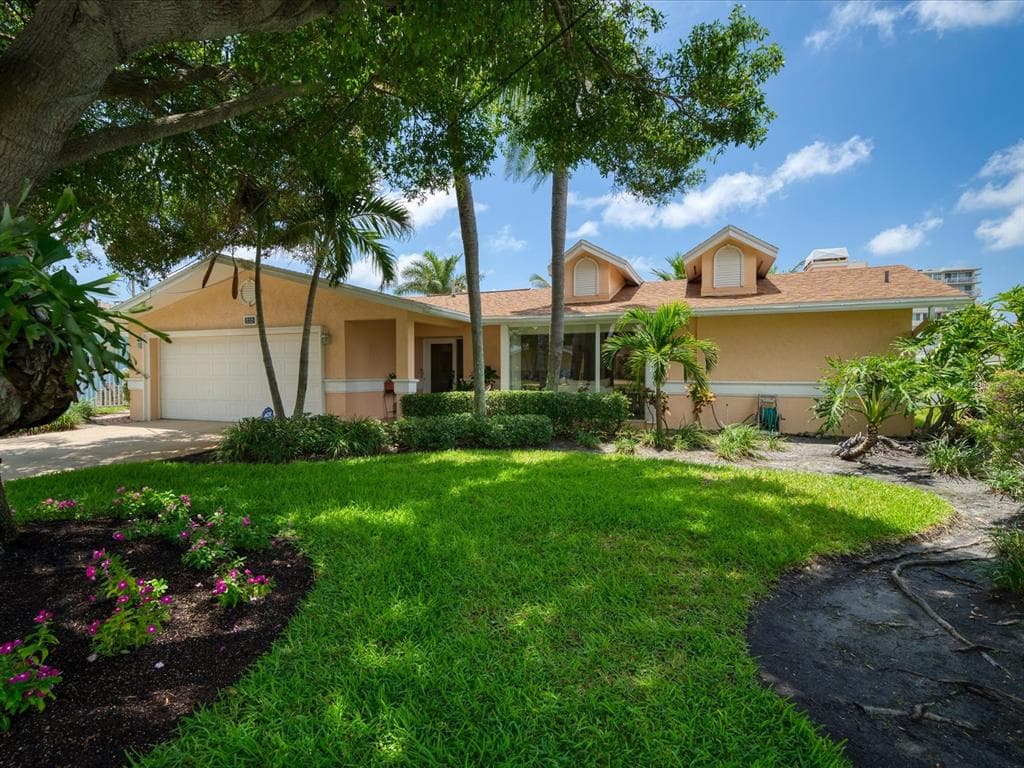 212 LEEWARD ISLAND CLEARWATER, FL 33767