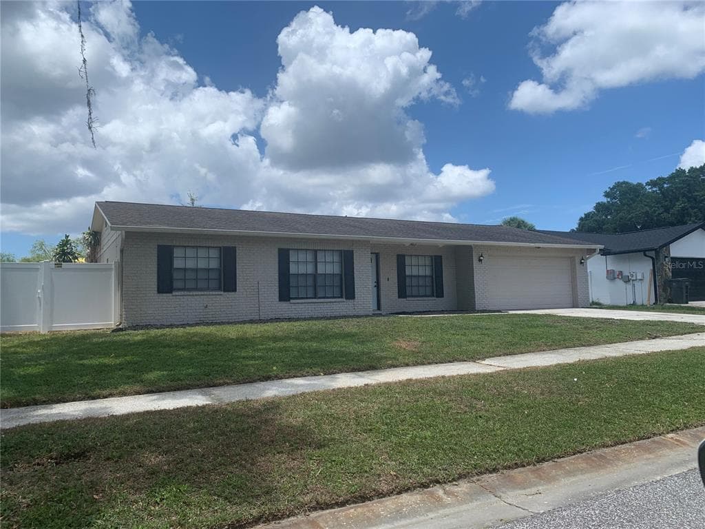 4317 HOLLOW HILL DRIVE TAMPA, FL 33624
