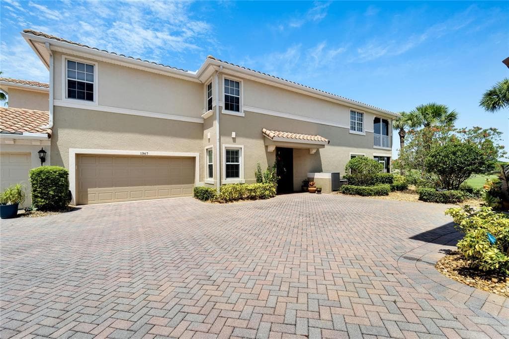 1367 EMERALD DUNES DRIVE SUN CITY CENTER, FL 33573