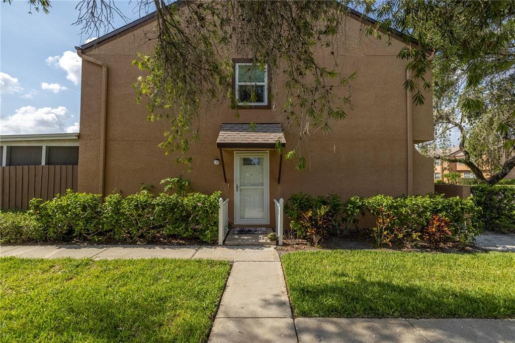 1872 CLEARBROOKE DRIVE CLEARWATER, FL 33760