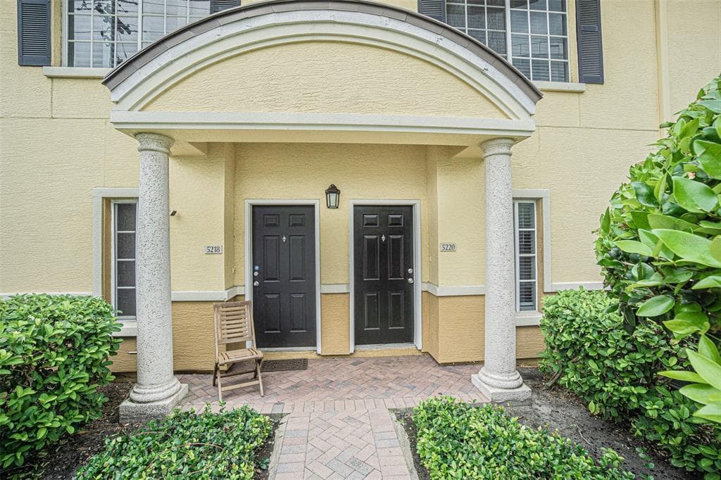 5220 W KENNEDY BOULEVARD UNIT 5220 TAMPA, FL 33609