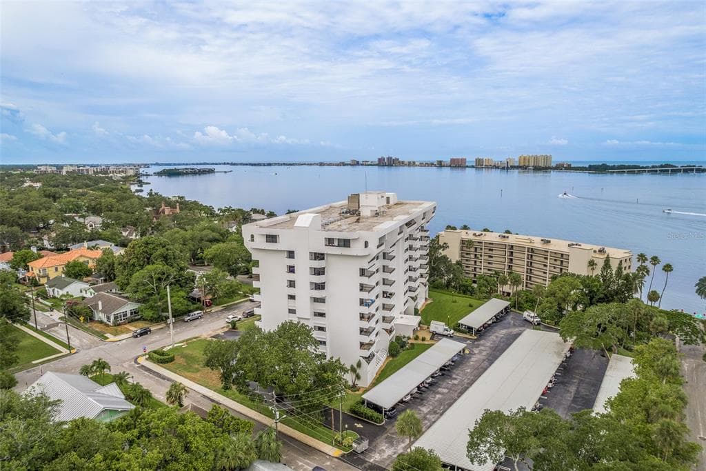 30 TURNER STREET UNIT 302 CLEARWATER, FL 33756