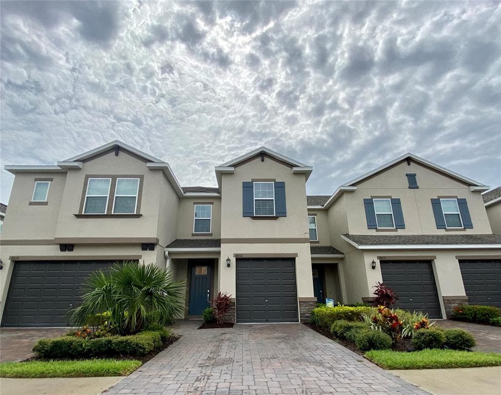 18652 NOBLE CASPIAN DRIVE LUTZ, FL 33558