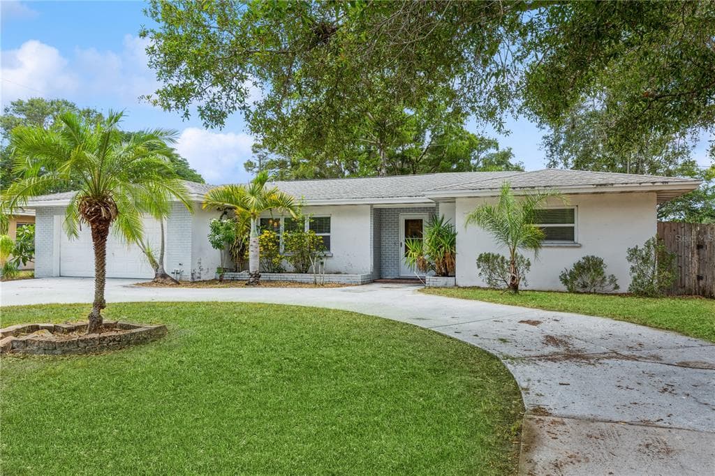 632 OAKWOOD DRIVE