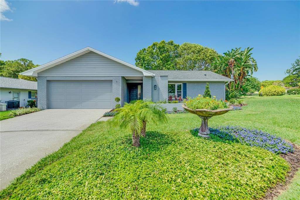 1734 ABERDEEN COURT