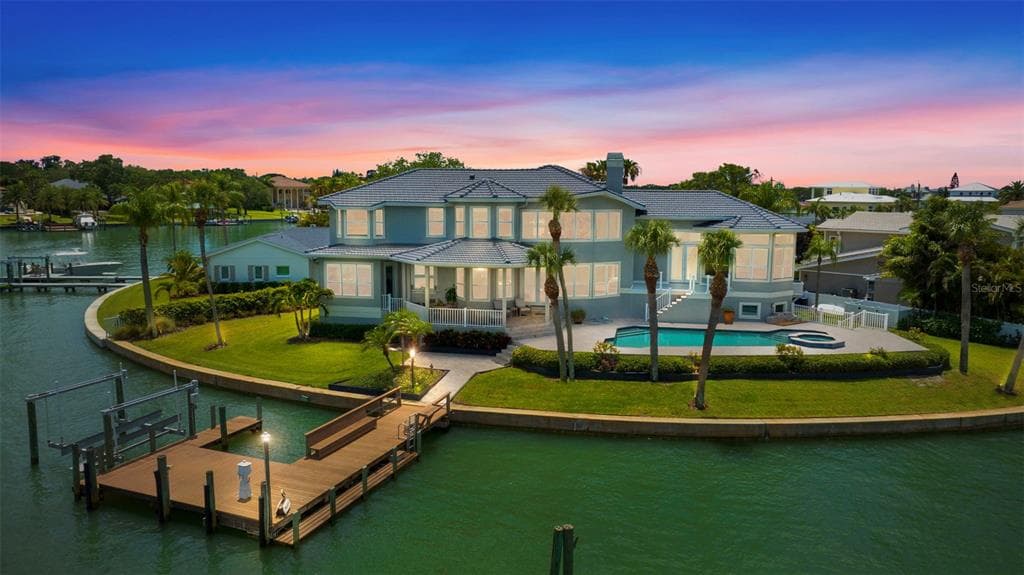 300 BUTTONWOOD LANE LARGO, FL 33770