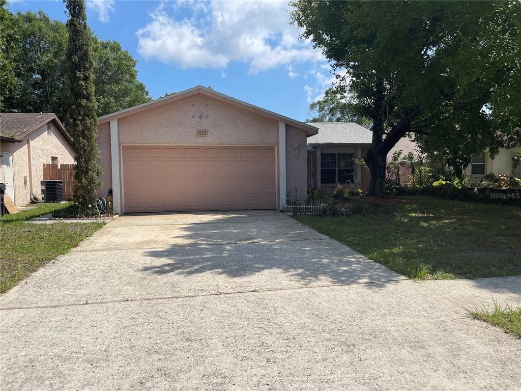 1925 CHESAPEAKE COURT OLDSMAR, FL 34677