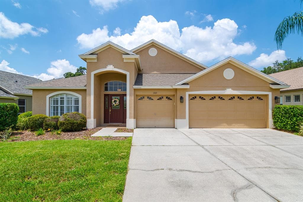 1103 HELMSDALE DRIVE WESLEY CHAPEL, FL 33543