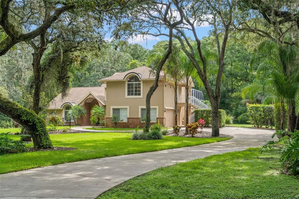 12332 CASSOWARY LANE SPRING HILL, FL 34610