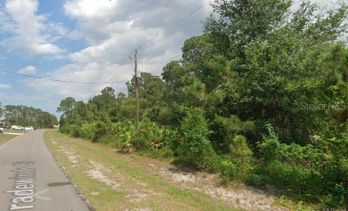 5010 SE TRADEWINDS CIRCLE LABELLE, FL 33935