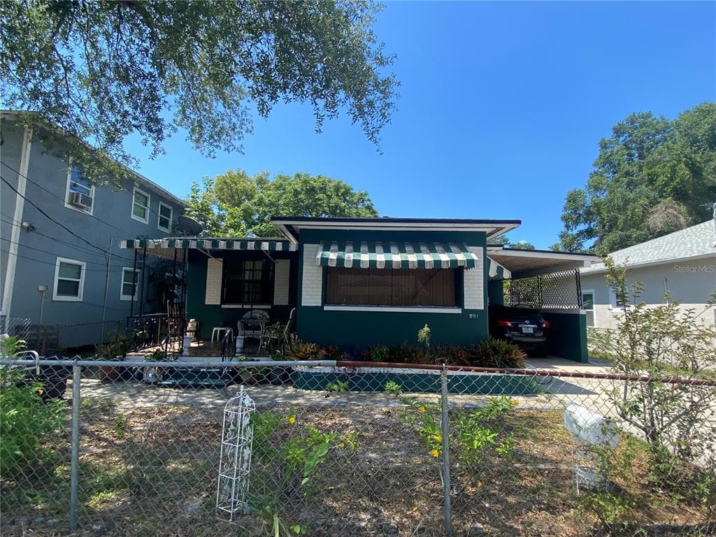 801 E LAKE AVENUE TAMPA, FL 33603