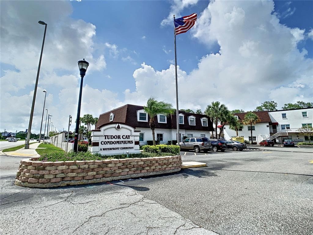 9115 TUDOR DRIVE UNIT E109 TAMPA, FL 33615