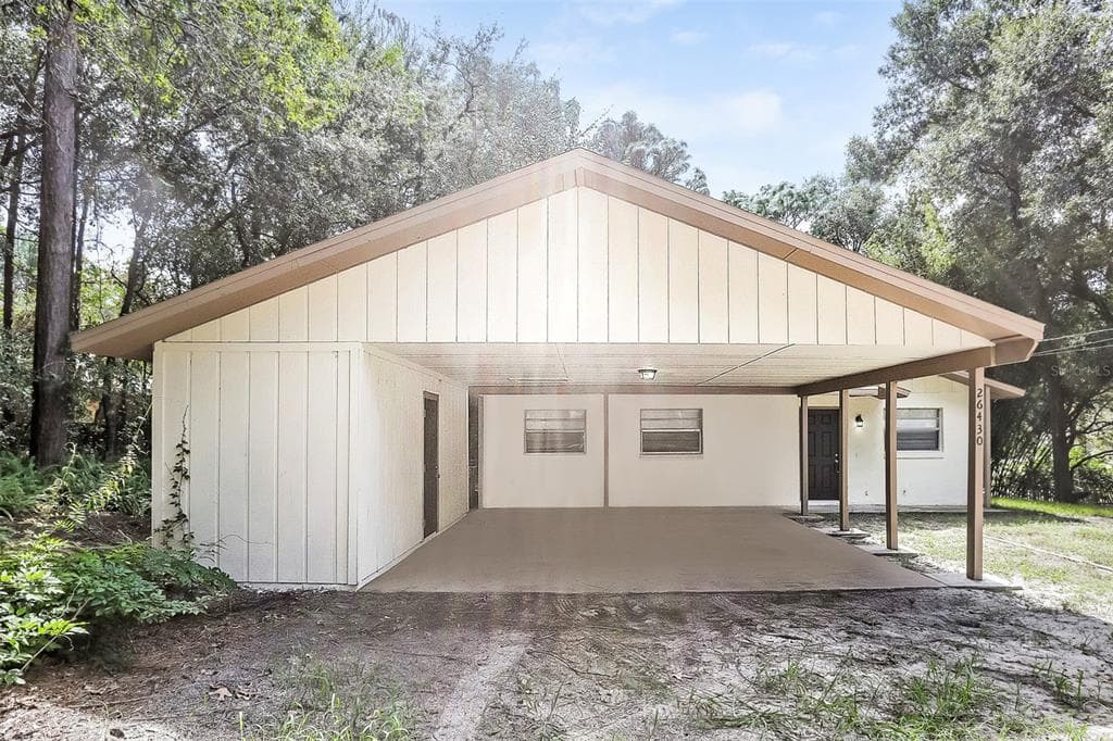26430 SLEEPY HOLLOW STREET MOUNT PLYMOUTH, FL 32776