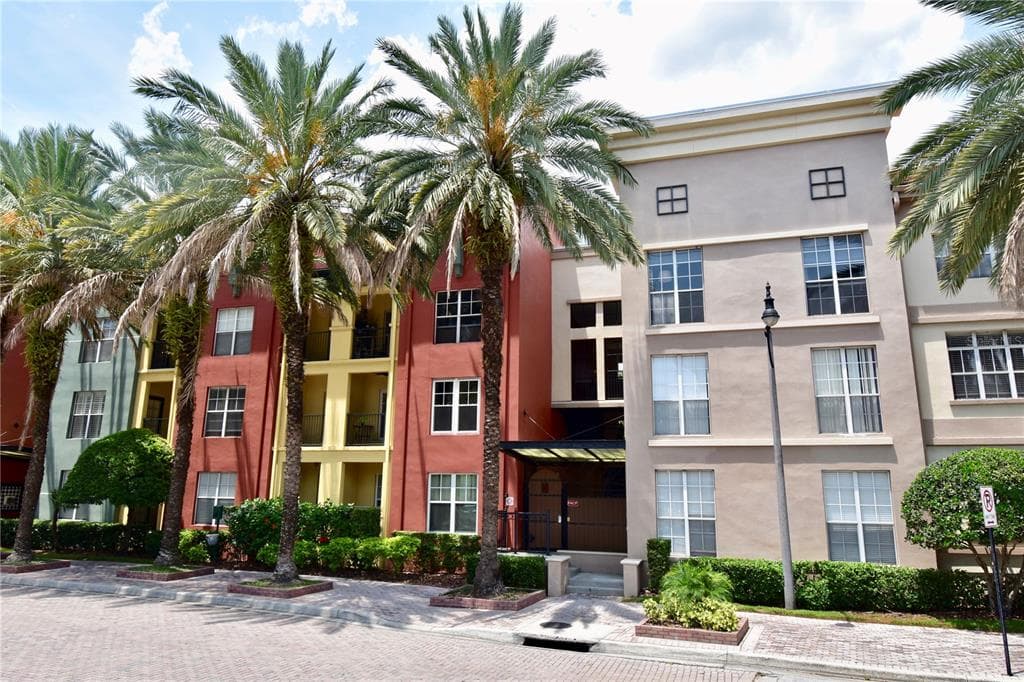 2402 W AZEELE STREET UNIT 417 TAMPA, FL 33609