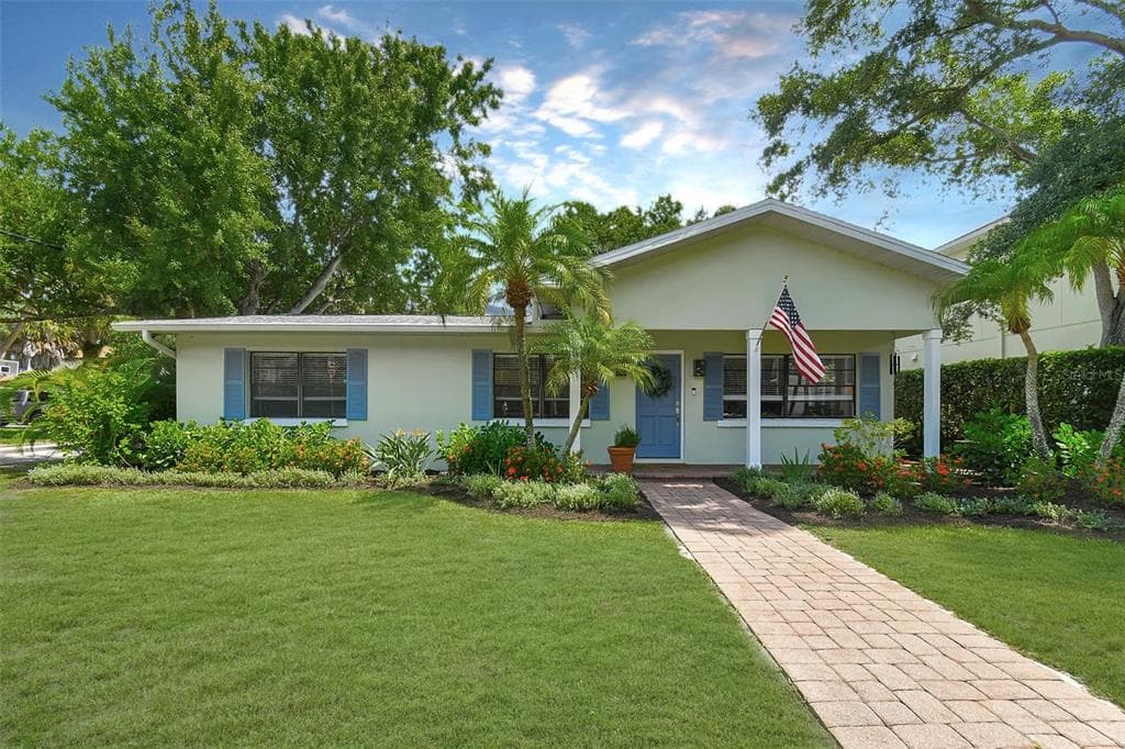 4223 W CORONA STREET