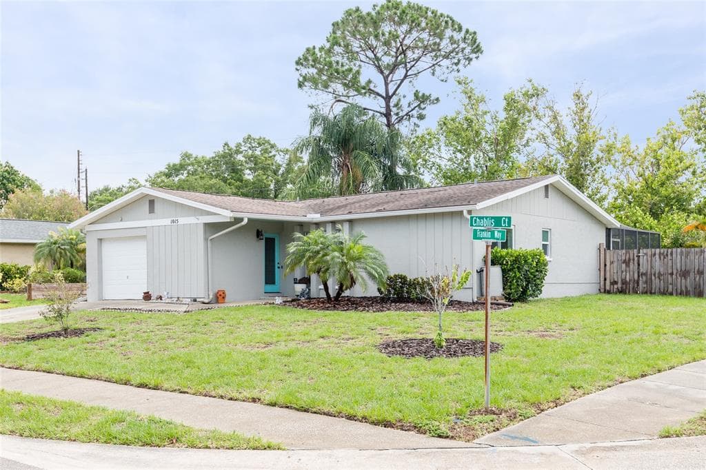 1015 CHABLIS COURT DUNEDIN, FL 34698