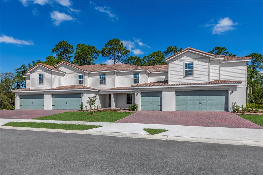 643 BAY LEAF DRIVE POINCIANA, FL 34759