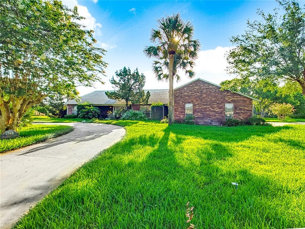 1748 LAKE TERRACE DRIVE EUSTIS, FL 32726