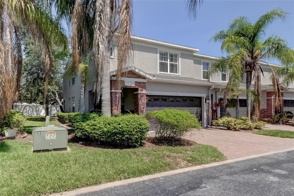 1537 HILLVIEW LANE TARPON SPRINGS, FL 34689