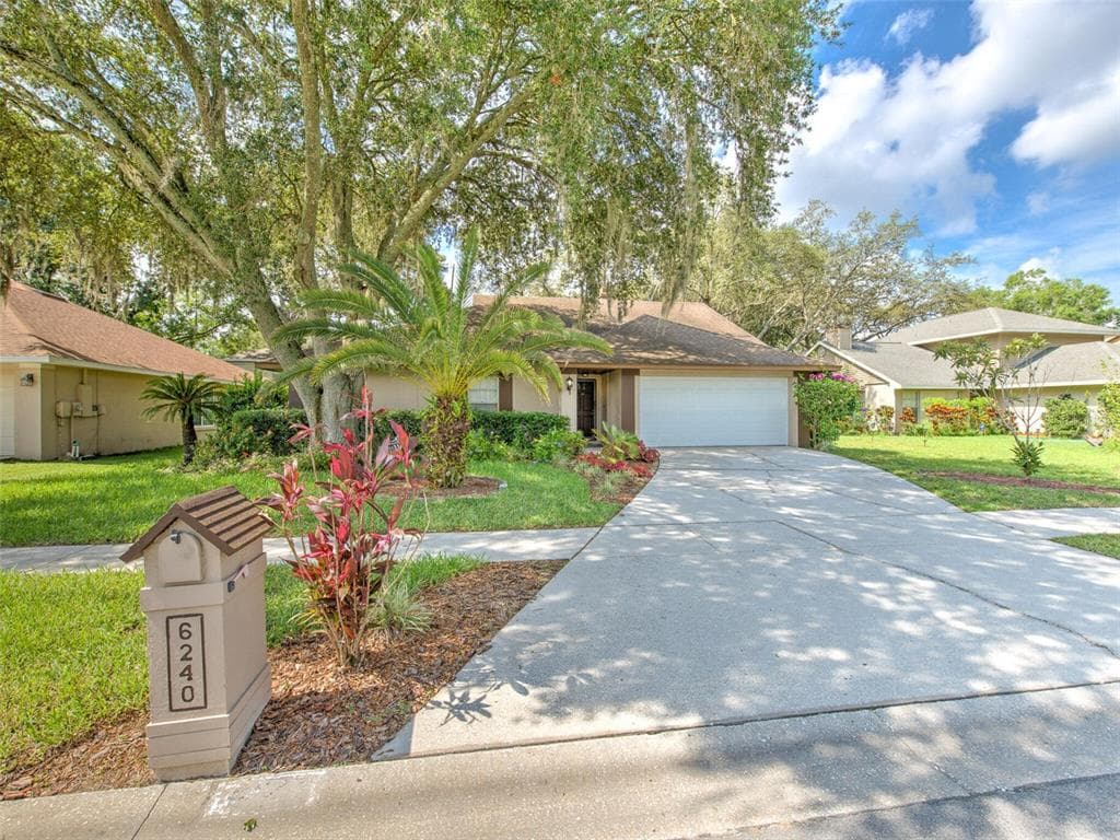 6240 EAGLEBROOK AVENUE TAMPA, FL 33625