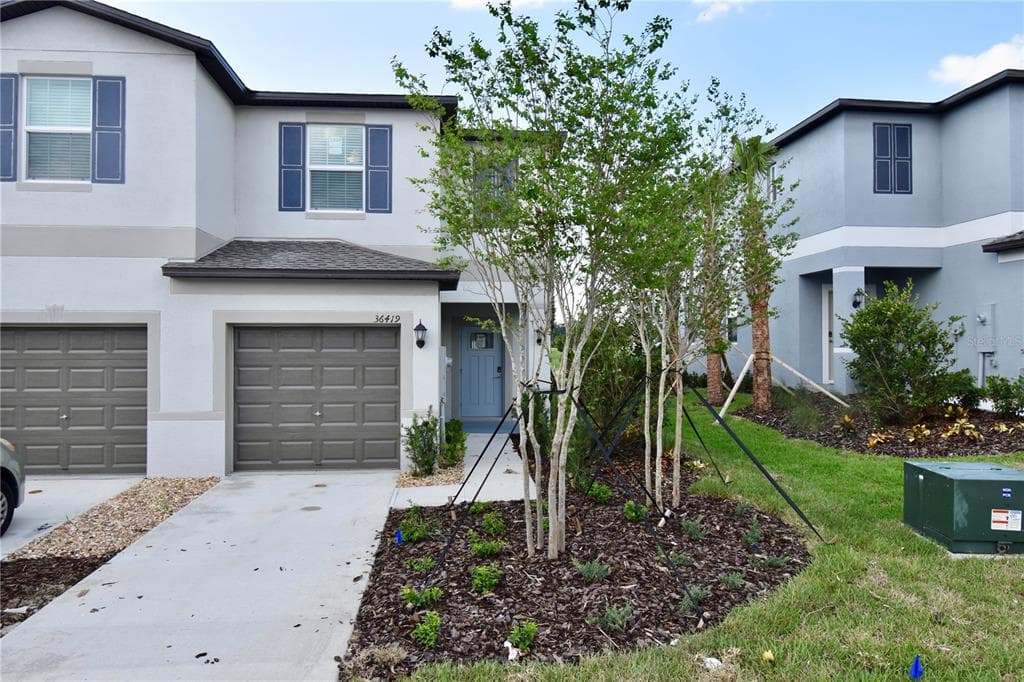 36419 GARDEN WALL WAY ZEPHYRHILLS, FL 33541